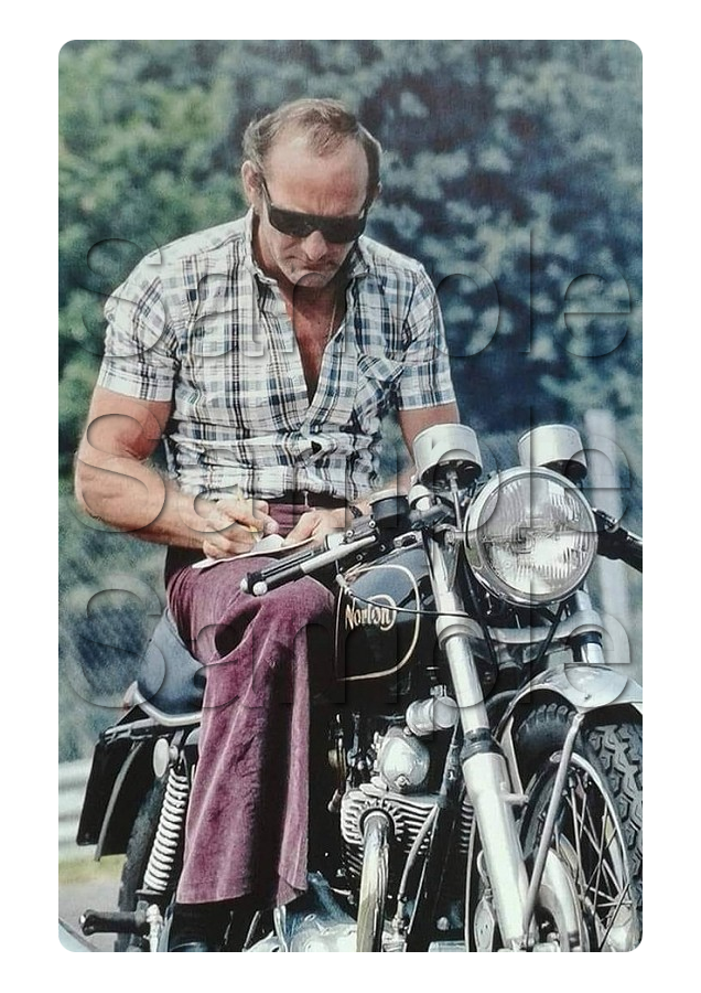 Mike Hailwood on Norton Commando Motorbike Motorcycle - A3/A4 Size Print Poster